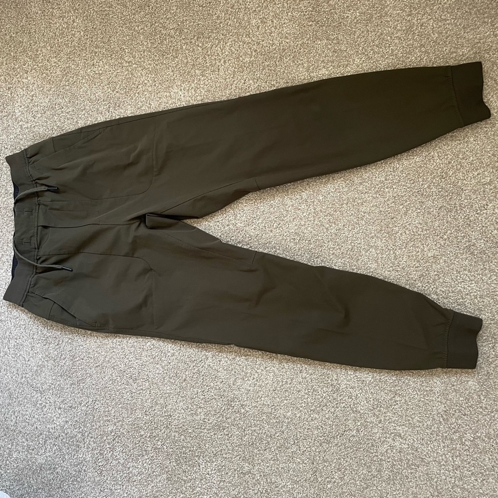 Lululemon Olive Green ABC Joggers Shorter